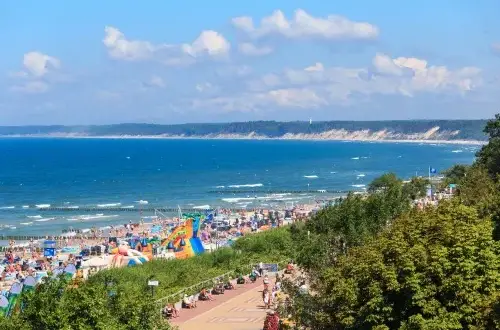 Ile kosztują noclegi nad polskim morzem? Sprawdź i oszczędź!