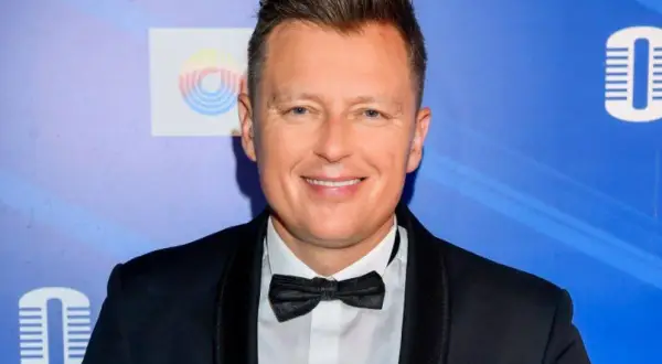 Ile lat ma Rafał Brzozowski? Zaskakująca prawda o jego wieku!