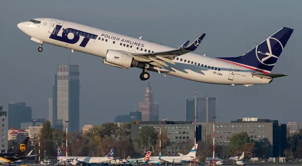 Ile samolotów ma LOT? Zaskakujące fakty o flocie PLL LOT