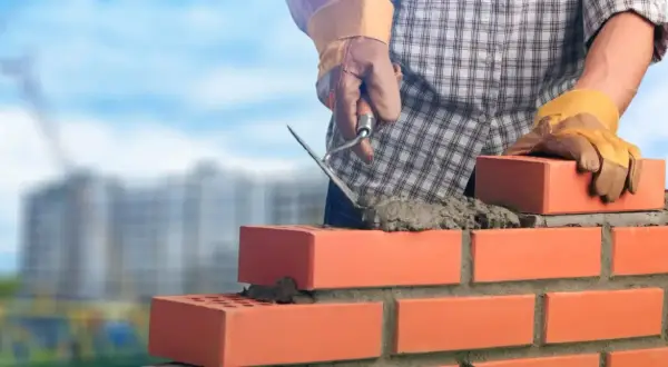 Jak rozrobić zaprawę murarską: 5 kroków do idealnej konsystencji