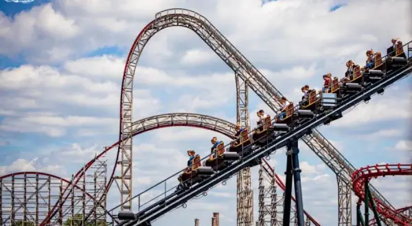 Czy Energylandia jest otwarta w deszcz? Poznaj atrakcje mimo opadów