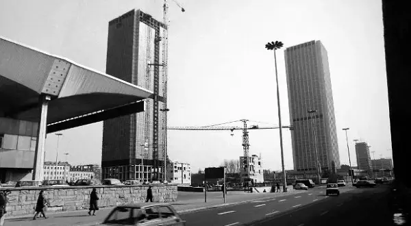 Hotel Marriott w Warszawie: Kiedy powstał i jak wyglądała historia?