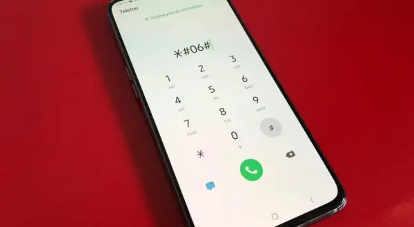 Na ekranie telefonu wpisano kod *#06#, aby sprawdzić, imei co to jest.