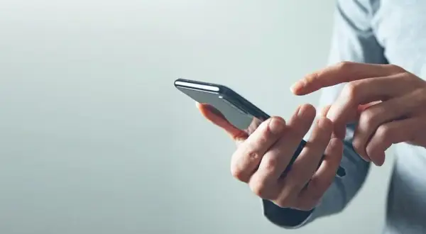 Telefon w ośrodku uzależnień: zasady i dlaczego są ważne?