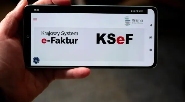 Problem z logowaniem do KSeF. Na ekranie telefonu widnieje nazwa Krajowy System e-Faktur.