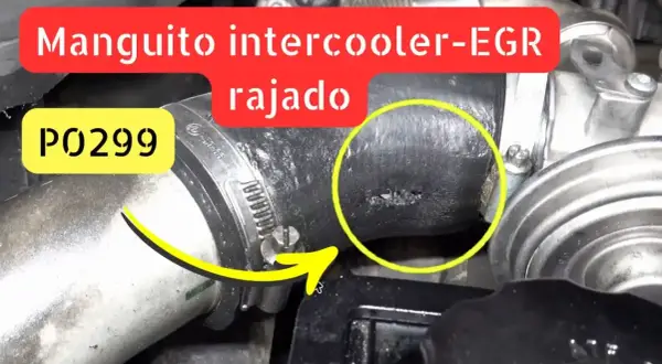 Manguito intercooler-EGR rajado en Volkswagen, causa del DTC P029900.