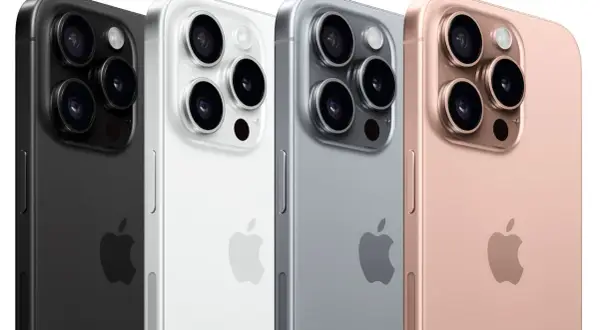 Cztery iPhone'y w różnych kolorach: czarnym, białym, szarym i różowym. Zbliżenie na moduł aparatów. Premiera iPhone 16 już wkrótce!