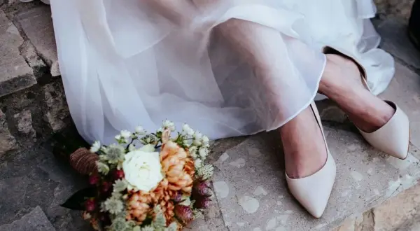 Jakie buty do sukni boho, aby wyglądać stylowo i czuć się komfortowo