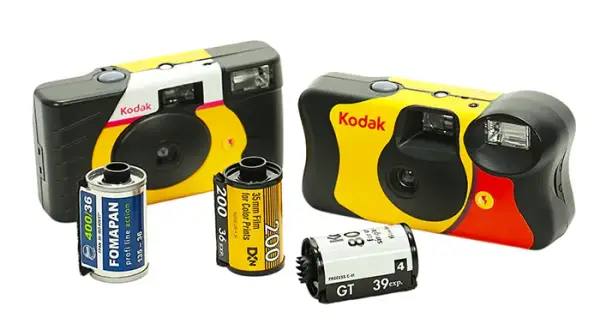 Wywołaj zdjęcia z jednorazówki Kodak w Polsce: Gdzie, jak, ile?