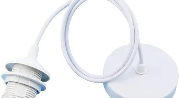 Biały zestaw akcesoriów do żyrandoli: oprawka E27, biały kabel i okrągła podsufitka.