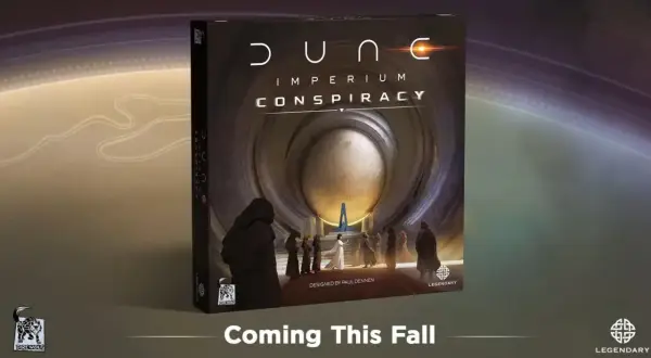 Gra Dune: Imperium Conspiracy. Na okładce członkowie zakonu w szatach stoją przed tajemniczą, monumentalną budowlą.