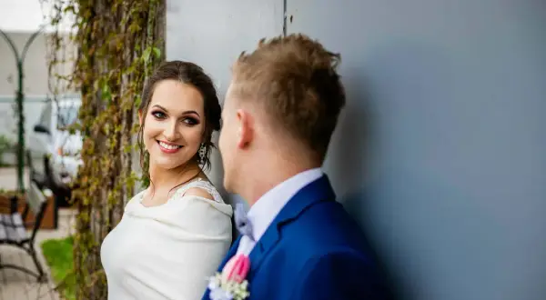 Fotograf na wesele: Jak wybrać idealnego? Sprawdź, zanim podpiszesz!