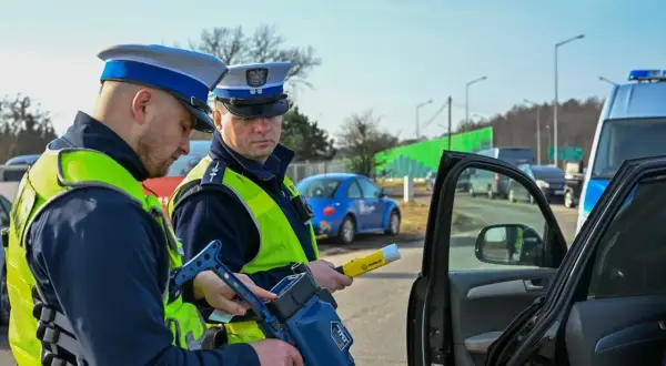 Policjanci z Lubuskiej Policji kontrolują prędkość. Kierowca przekroczył prędkość o 50 km/h.