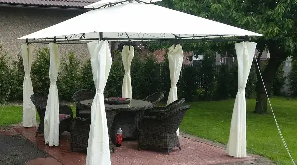 Jak przymocować pawilon ogrodowy, aby był stabilny nawet w czasie wiatru