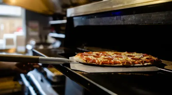 Jak piec pizzę Guseppe w idealnej temperaturze 230-250°C?