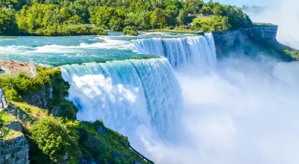 Niagarafälle: Top-Attraktionen & Tipps für Kanada & USA
