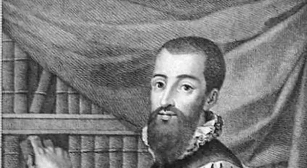 Grabado de Garcilaso de la Vega, poeta renacentista, junto a una estantería llena de libros.