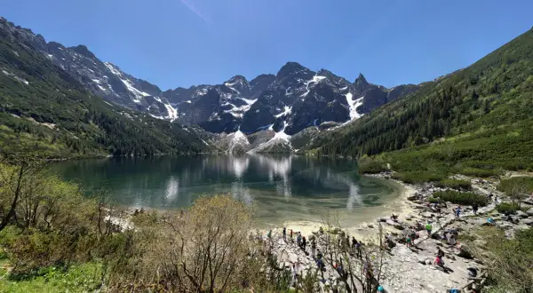 Ile km na Morskie Oko? Dystans, czas, parking planuj bez stresu!