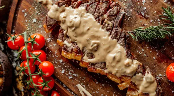 Sauces froides maison pour grillades : sublimez vos viandes cet été !