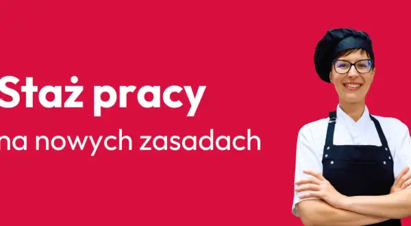 Uśmiechnięta kucharka w czepku i fartuchu zaprasza na staż pracy od 2026 roku na nowych zasadach.