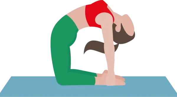 Frau in grüner Hose und rotem Oberteil in der Kamelpose, eine Übung des Kundalini Yoga.