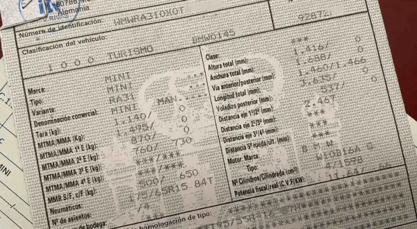 El número de bastidor en la ficha técnica de este Mini es WMWRA310X0T.