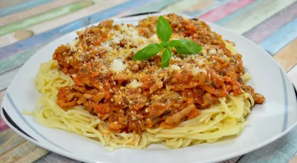 Szybkie Spaghetti Bolognese: Obiad w 20 Minut? Poznaj Moje Triki!