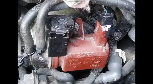 Jak podłączyć zawór podciśnienia turbiny w Ford Focus 1.6 TDCi - krok po kroku