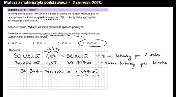 Ile pieniędzy wpłacono do banku z oprocentowaniem i jak to wpływa na zyski?