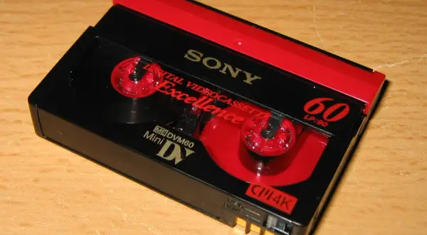 Mini DV kaseta Sony Excellence, 60 minut nagrania. Pamiętasz te czasy?