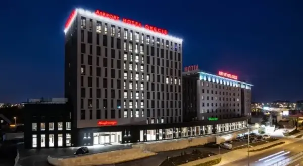 Jak dojechać do hotelu Airport Okęcie - tanie i szybkie opcje transportu