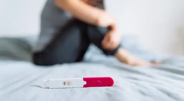 Badanie AMH: Ile kosztuje? Ceny, NFZ i klucz do Twojej płodności