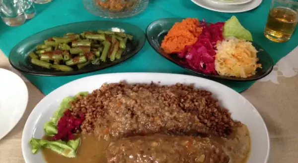 Otwock: Gdzie zjeść? Najlepsze restauracje i smaki na każdą okazję.
