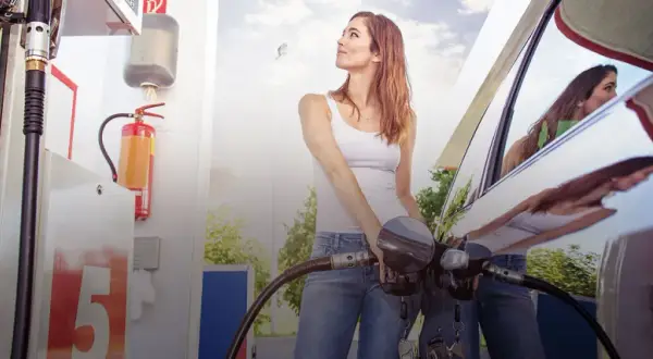 Benzyna czy diesel do miasta - co wybrać, aby zaoszczędzić?