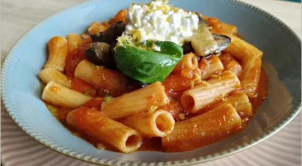 Pasta alla Norma: Receta auténtica siciliana, ¡sin errores!