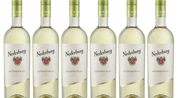 Sechs Flaschen Nedeburg Sauvignon Blanc trocken, ein erfrischender Weißwein aus Südafrika.