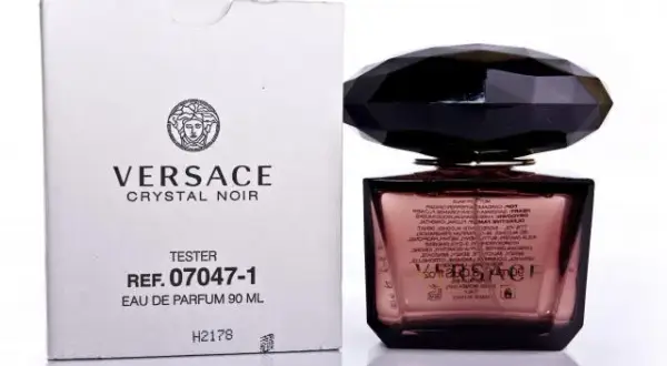 Versace Crystal Noir: Woda toaletowa czy perfumowana - co wybrać?