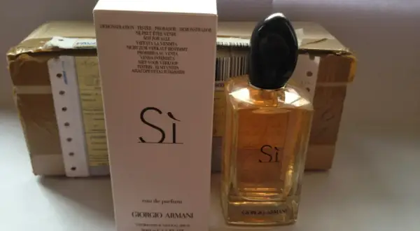 Jak odróżnić perfumy jak oryginalne od podróbek i uniknąć oszustwa