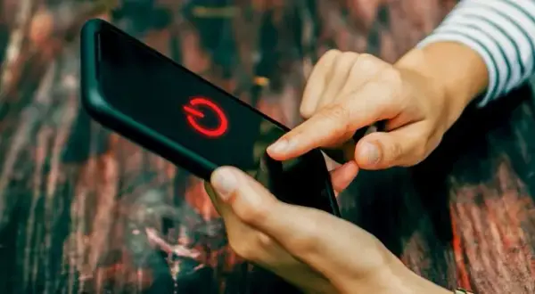 Jak włączyć telefon Samsung, gdy nie reaguje na przycisk zasilania