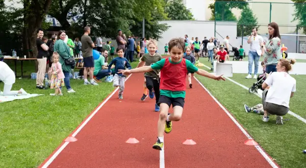 Zajęcia sportowe dla dzieci i rodziców – jak wybrać najlepsze i cieszyć się wspólną aktywnością