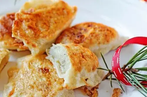 Przepis na ciasto na pierogi z ziemniakami, który zawsze się udaje