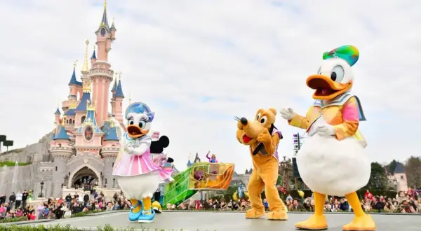 Gdzie powstał pierwszy Disneyland i dlaczego jest tak wyjątkowy?