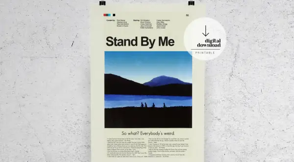 Plakat filmu "Stand By Me po polsku". Cztery sylwetki chłopców na tle jeziora i gór.