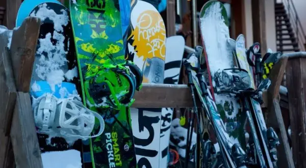 Jak dobrać długość deski snowboardowej do wzrostu i wagi?