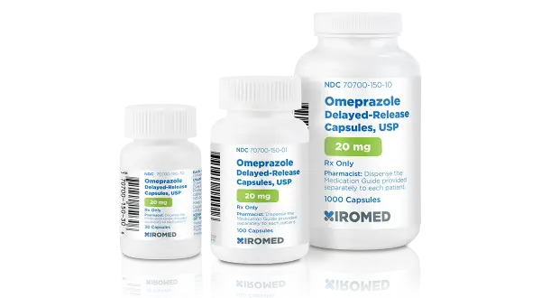 Trzy butelki leku Omeprazole Delayed-Release Capsules, USP 20 mg. Opakowania zawierają 30, 100 i 1000 kapsułek.
