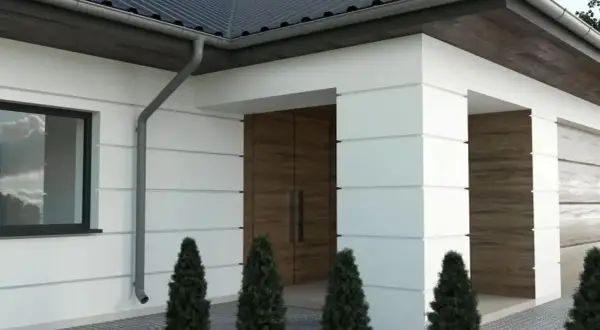 Nowoczesna elewacja z białymi boniami, drewnianymi drzwiami i ozdobnymi elementami.