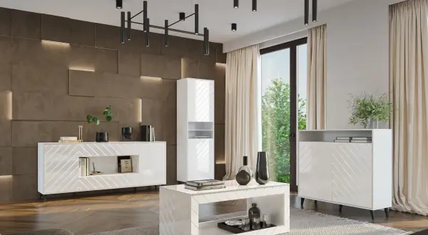 Ciemnobrązowe ściany z podświetleniem tworzą idealne tło dla białych mebli, podkreślając ich nowoczesny design.