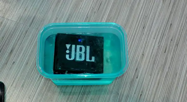 Czy JBL Go jest wodoszczelny? Odkryj prawdę o jego odporności na wodę