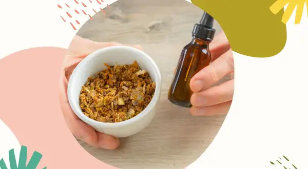 Miseczka z propolisem i buteleczka z kroplomierzem. Poznaj proste propolis zastosowanie w domowej apteczce.