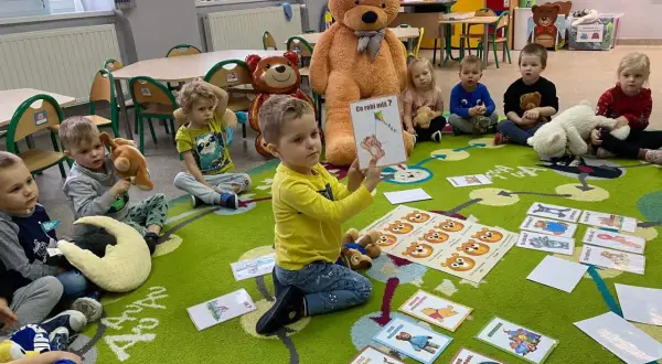Dzień pluszowego misia w przedszkolu – kiedy i jak go obchodzić?